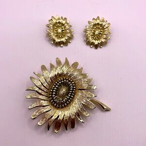 Vintage Gold Tone Sunflower Brooch and Clip On Earrings Set